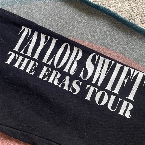 Taylor Swift Black The Eras Tour Jogger Sweatpants - Picture 7 of 11